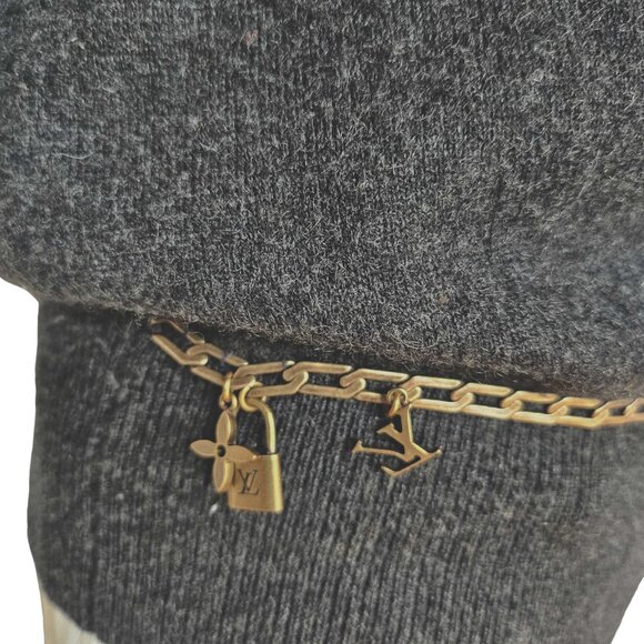 LOUIS VUITTON CHARCOAL PADLOCK LOGO CHAIN MOTIF SHORT SLEEVES CASHMERE SWEATER ( - Picture 3 of 7